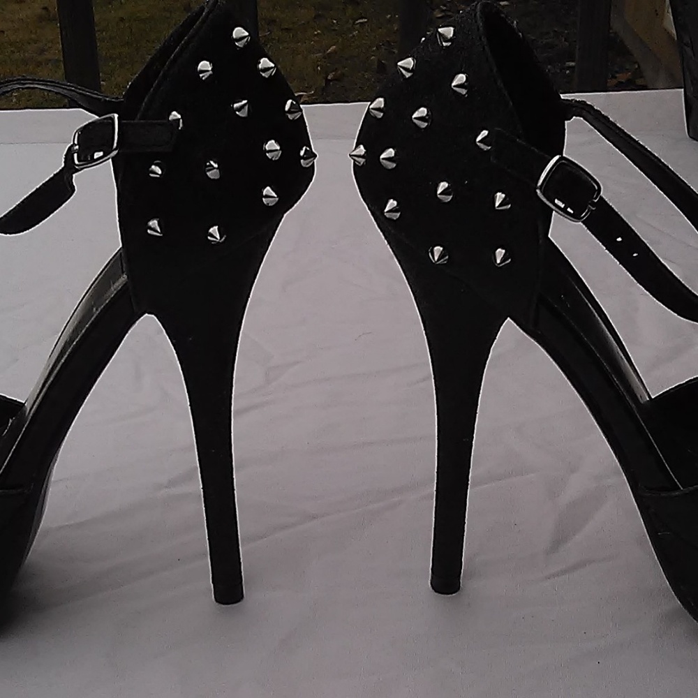Speed Limit 98 Black Glitter Spike Stilettos NWOB - Picture 5 of 8